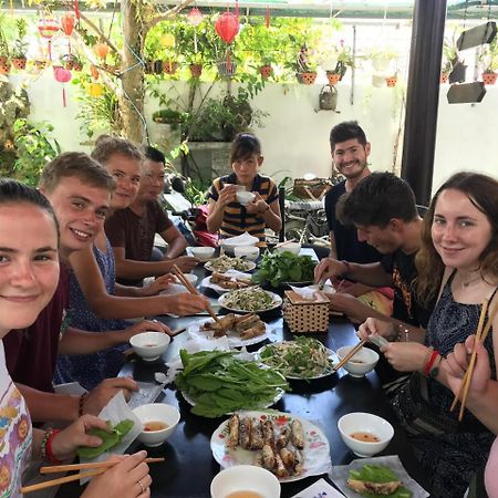 Cheerful Hoi An Hostel ภายนอก รูปภาพ