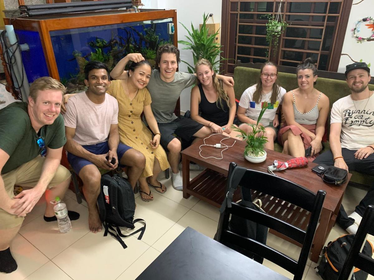 Cheerful Hoi An Hostel ภายนอก รูปภาพ