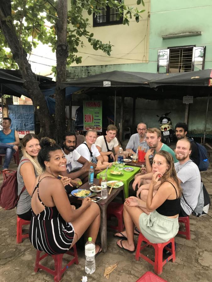 Cheerful Hoi An Hostel ภายนอก รูปภาพ