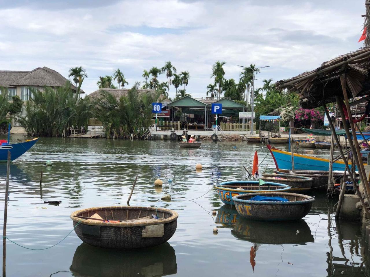 Cheerful Hoi An Hostel ภายนอก รูปภาพ
