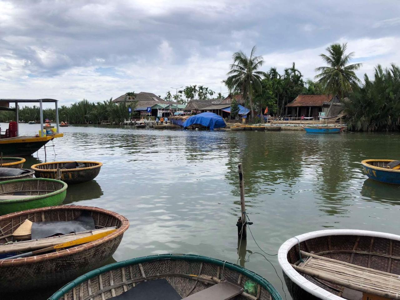 Cheerful Hoi An Hostel ภายนอก รูปภาพ